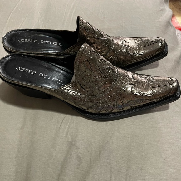 Jessica Bennett Gold/Bronze Leather Clogs. EUC - Picture 3 of 5